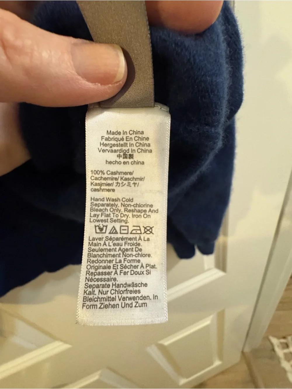 J. Crew Women’s Navy Cashmere v-neck Sweater - Picture 5 of 5